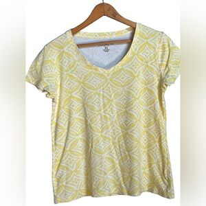 Yellow and white paisley design short sleeve shirt